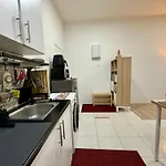 Private Room For Rent - Stay With The Host