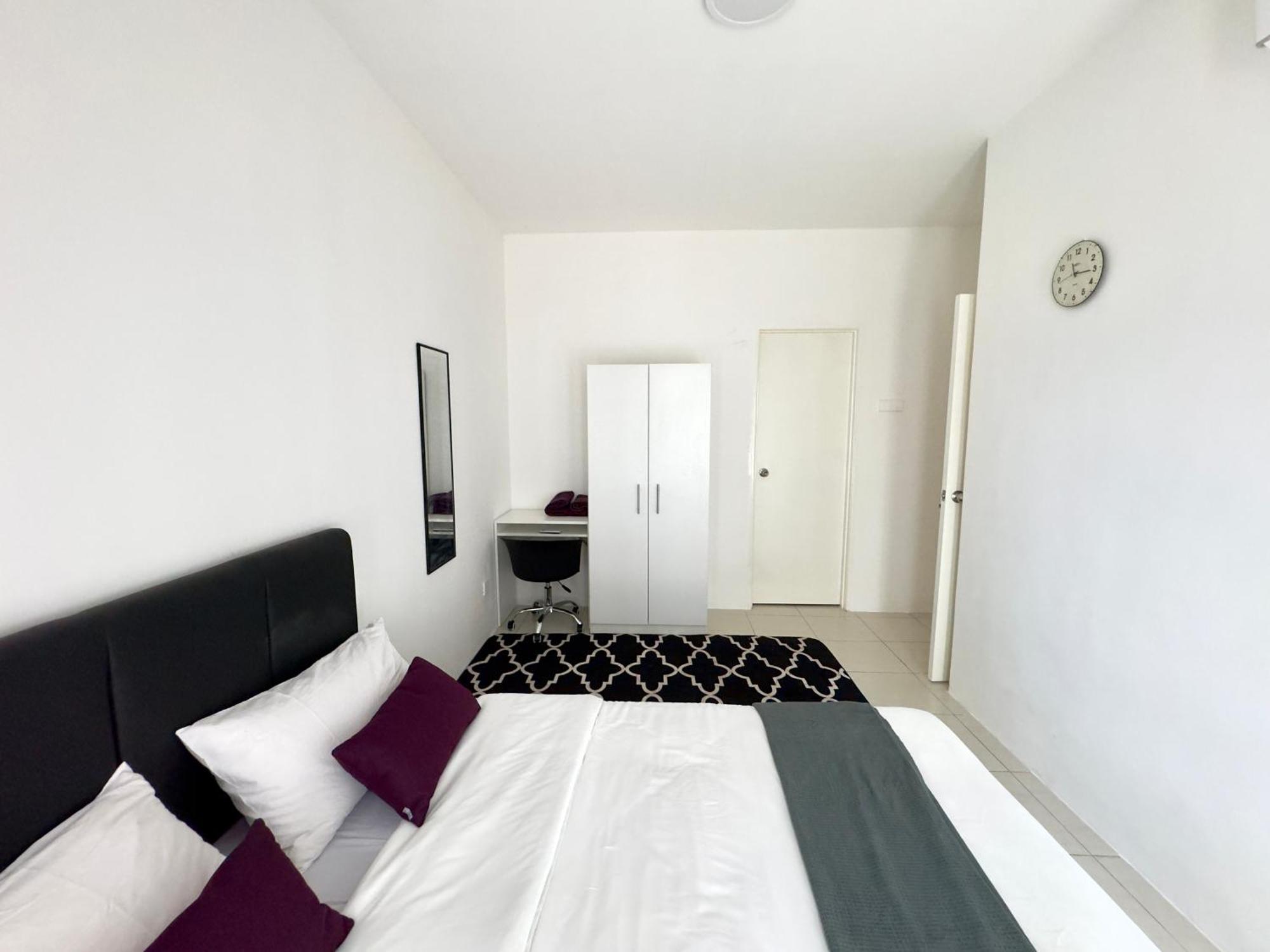 Private Room For Rent - Stay With The Host *