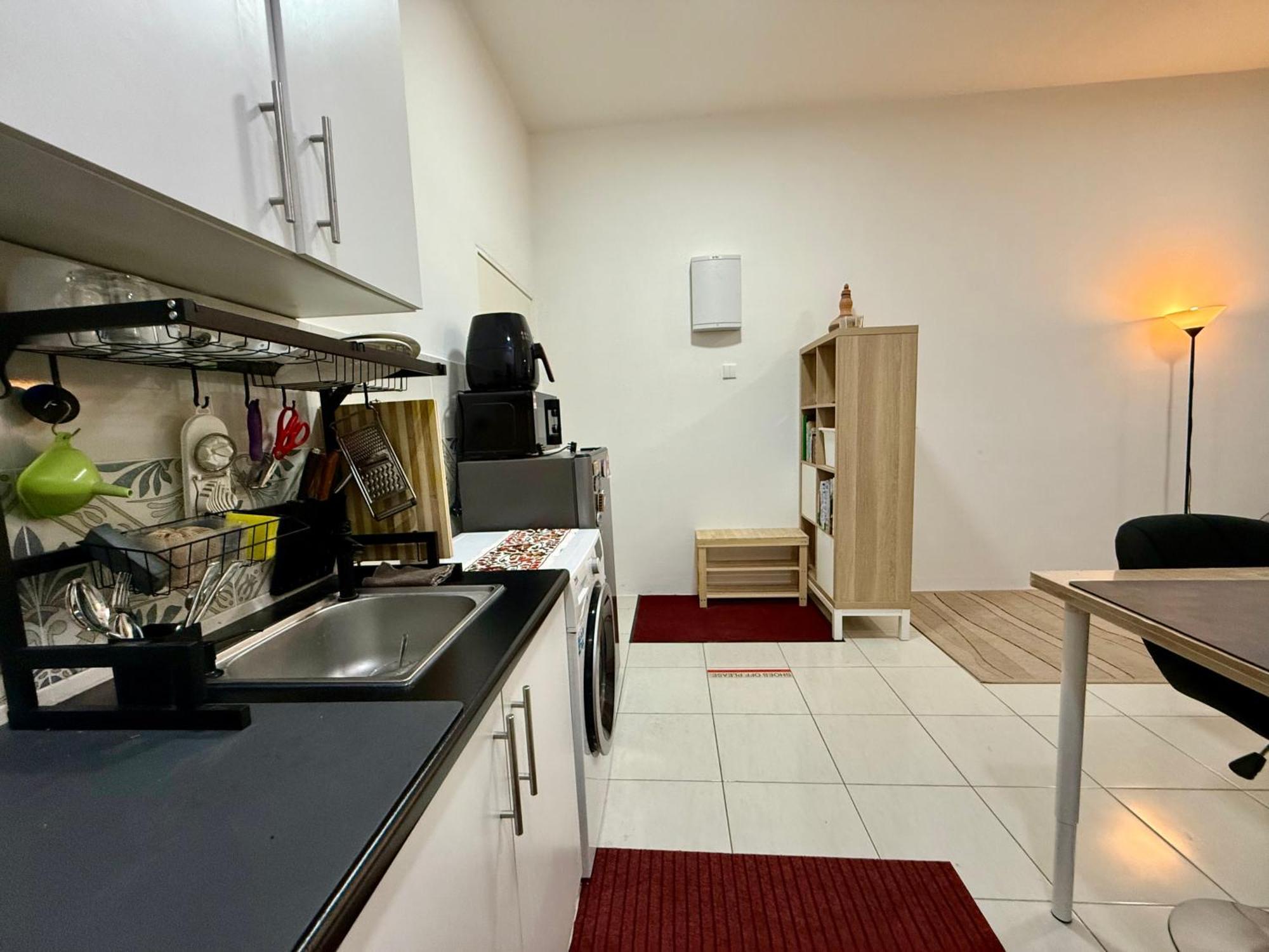 Private Room For Rent - Stay With The Host Homestay